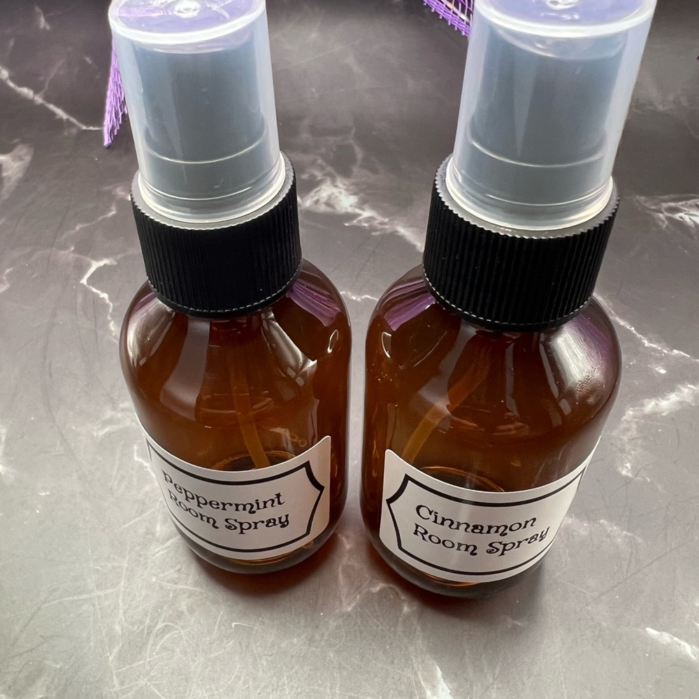Peppermint and Cinnamon Room Spray Set - Picture 3 of 7